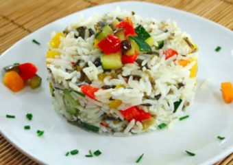 Salada de arroz com vegetais